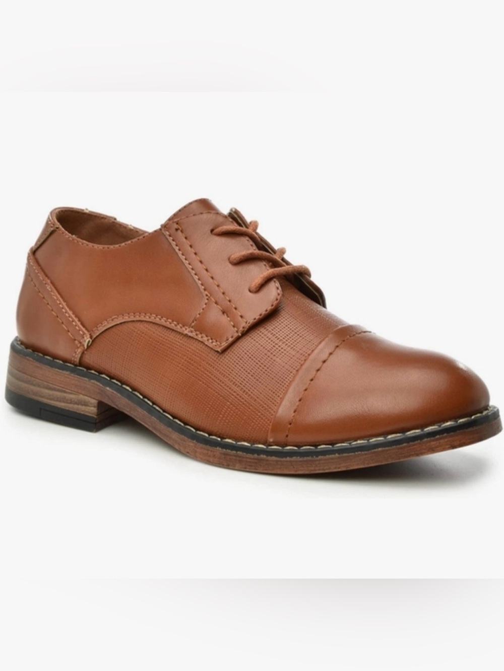 Tahari  *Folley* Lace up Oxford Shoes.
